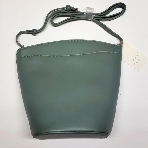 a new day Handbags - NEW! A New Day Pastel Green Zipper Bucket Purse